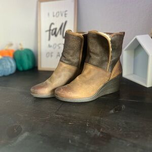 UGG Australia Womens Renata Leather Waterproof Wedge Heel Brown Winter Boots